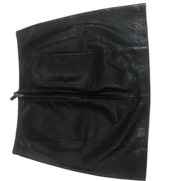 Wilsons black leather mini skirt size 8!