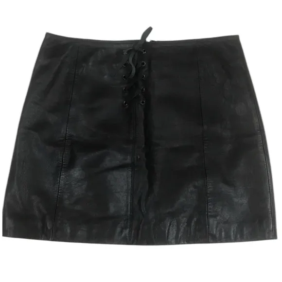 Wilsons black leather mini skirt size 8!
