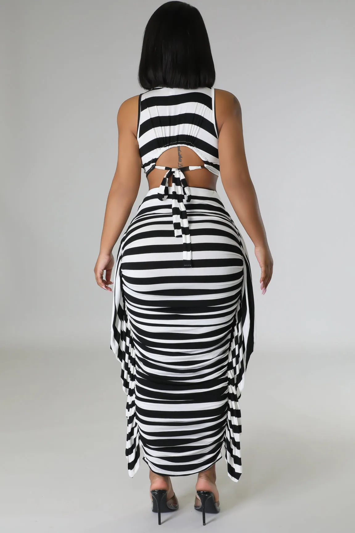 Women's Crop Top High Waisted Ruched White/Black Skirt Set