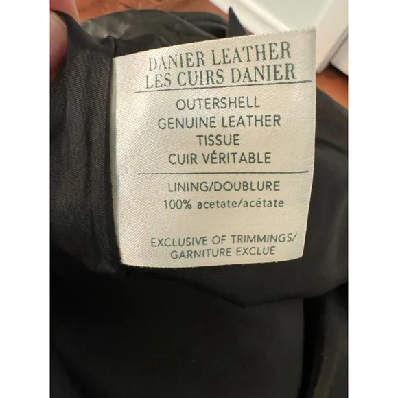 Women's Danier Leather Skirt Size 4 Black