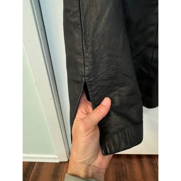 Women's Danier Leather Skirt Size 4 Black