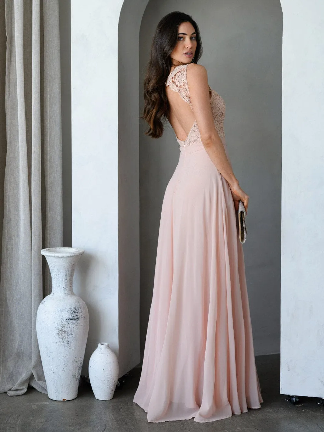WOMEN'S SLEEVELESS BACK DETAILED LACE MAXI DRESS