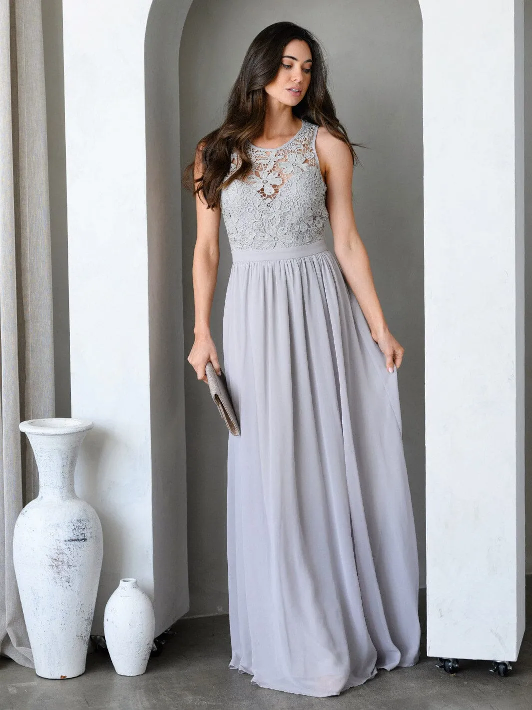 WOMEN'S SLEEVELESS LACE OPEN BACK GOWN MAXI DRESS