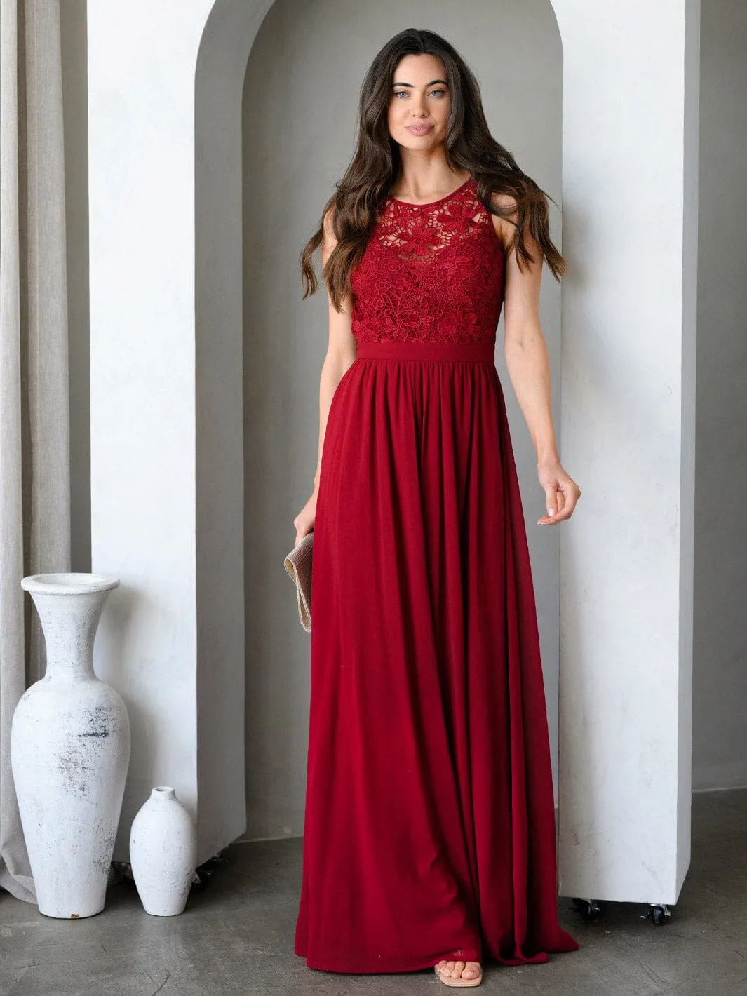 WOMEN'S SLEEVELESS LACE OPEN BACK GOWN MAXI DRESS