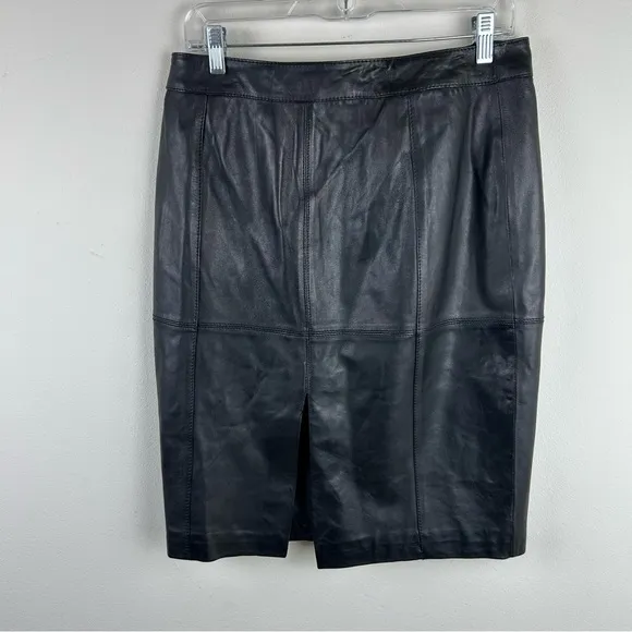 Worthington Lambskin Leather black zipper front pencil skirt size: 10