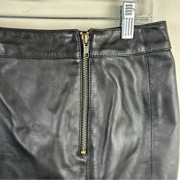 Worthington Lambskin Leather black zipper front pencil skirt size: 10