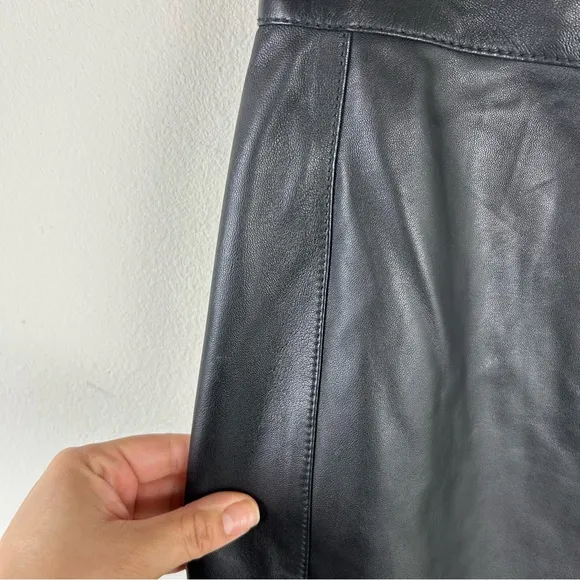 Worthington Lambskin Leather black zipper front pencil skirt size: 10