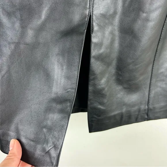 Worthington Lambskin Leather black zipper front pencil skirt size: 10