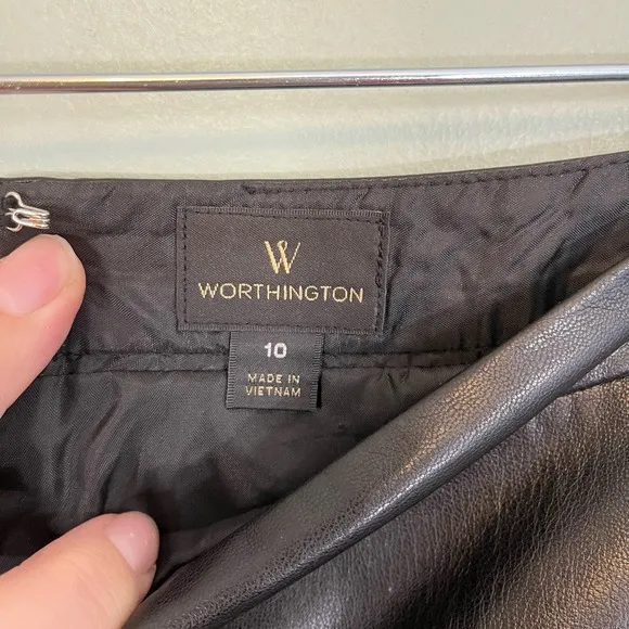 WORTHINGTON Skirt 10 Faux Leather Studded Zip Lined Slit Pencil Black NWT