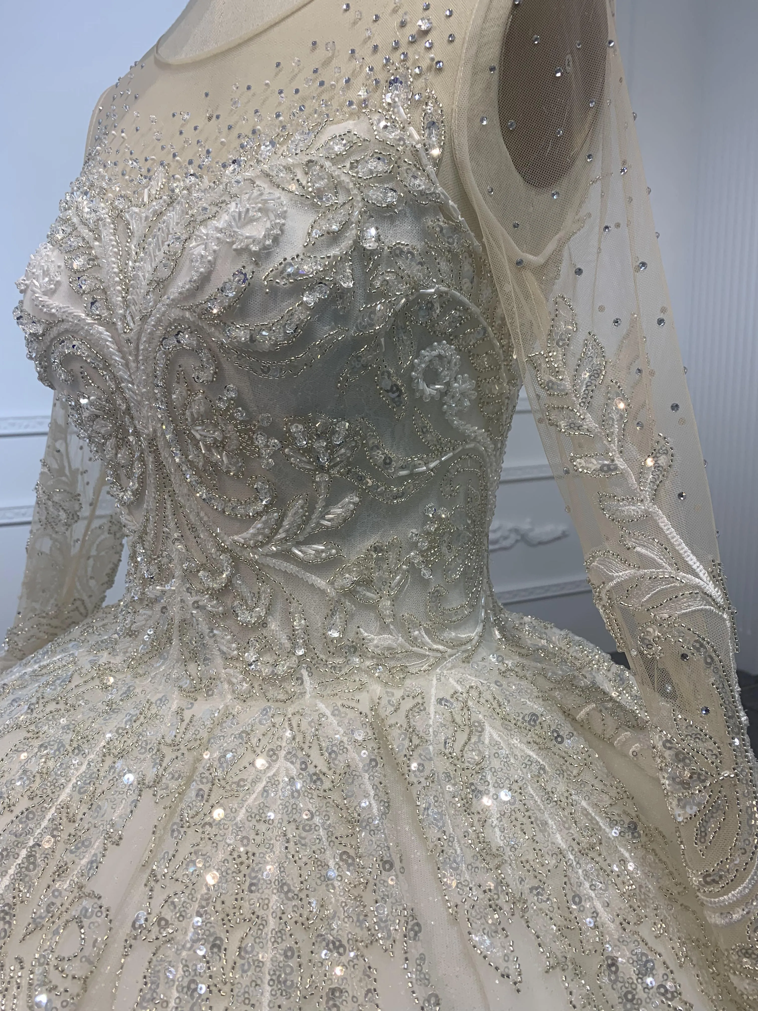 Z038-BYG OWN DESIGN WITH LONG SLEEVES AND LUXURIOUS BEADING LACE BALL GOWN