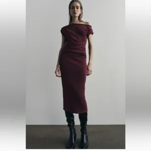 ✨✨ZARA DRAPED KNIT MIDI DRESS✨✨
