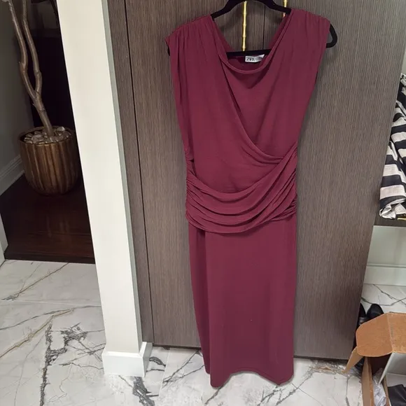 ✨✨ZARA DRAPED KNIT MIDI DRESS✨✨