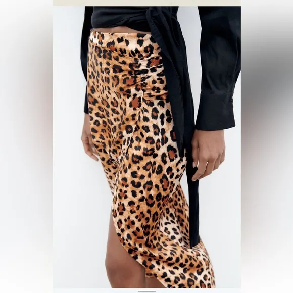 Zara Tiger 🐅 Print ANIMAL PRINT SKIRT. Size M