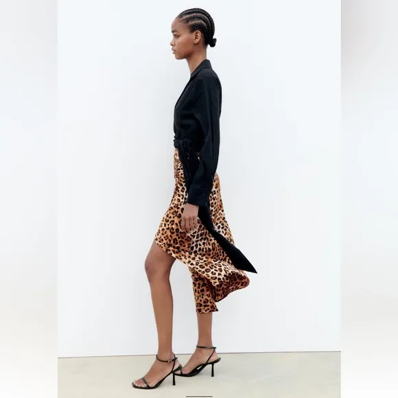 Zara Tiger 🐅 Print ANIMAL PRINT SKIRT. Size M