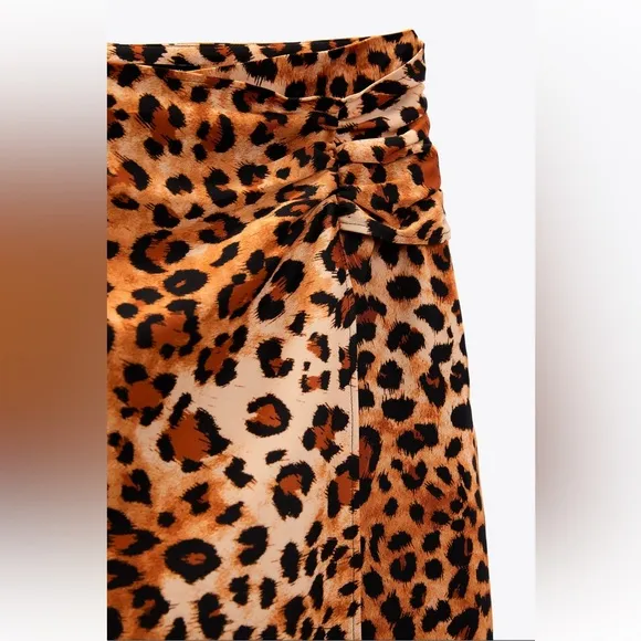 Zara Tiger 🐅 Print ANIMAL PRINT SKIRT. Size M